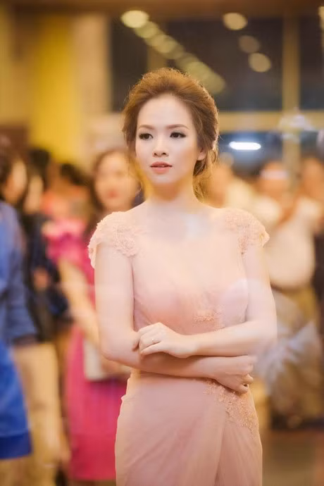 Nhung nu nha bao xinh dep cua V-biz - Anh 6