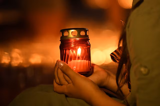 1.418 ngọn nến tưởng niệm nạn nhân của cuộc Chiến tranh Vệ quốc ảnh 3