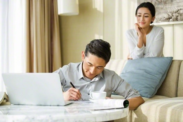 Đối với vợ con, chồng tôi không có điểm gì đáng chê trách. (Ảnh minh họa)