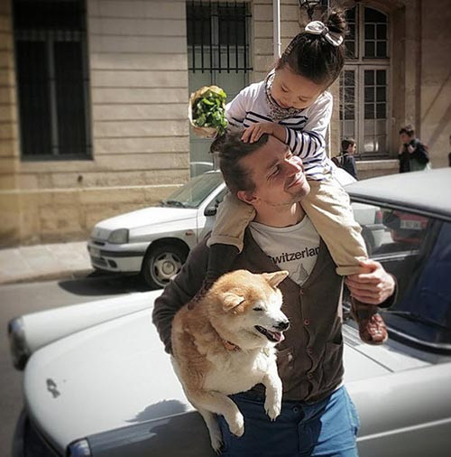 “Tan chảy” với tình bạn của cô bé Pháp 2 tuổi và chó cưng - 11