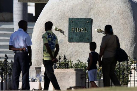 Ngôi mộ bằng đá của lãnh tụ Cuba Fidel Castro - Ảnh 5 Ngoi mo bang da cua lanh tu Cuba Fidel Castro - Anh 5
