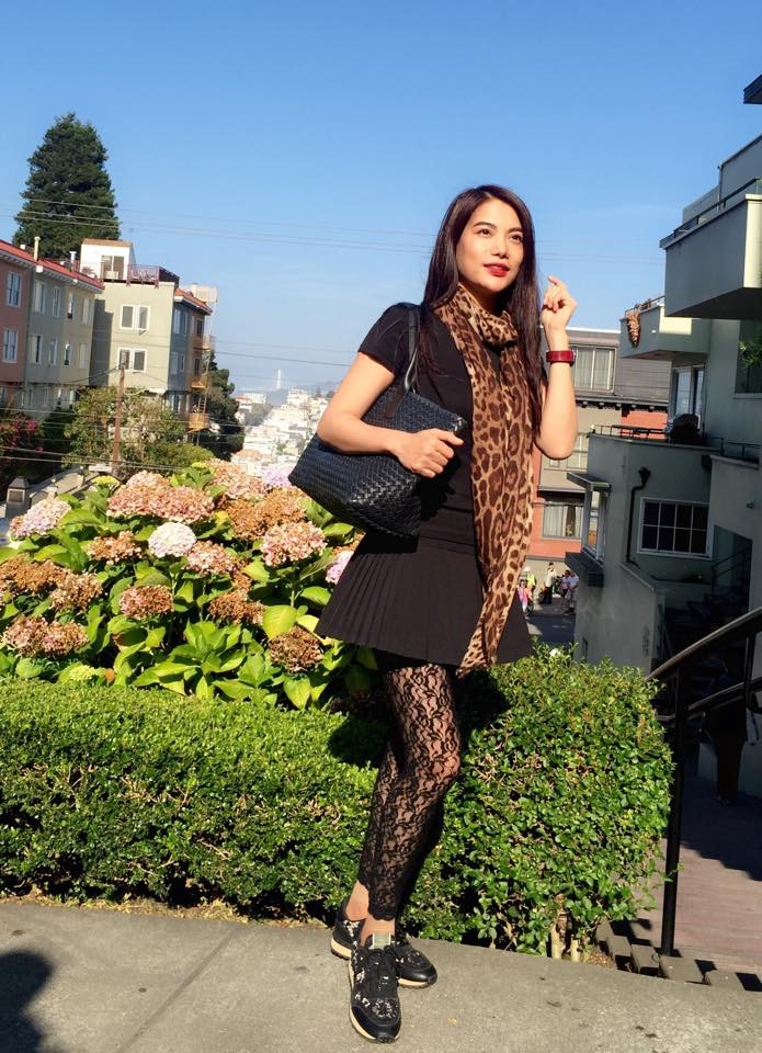 Elly Trần diện áo yếm cực Tây, MC Quỳnh Chi khoe vòng 1 nóng bỏng ảnh 14 Elly Trần diện áo yếm cực Tây, MC Quỳnh Chi khoe vòng 1 nóng bỏng