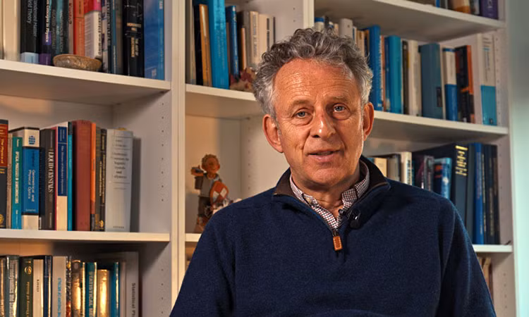 Giáo sư Sir Richard Friend - Chủ tịch Hội đồng Giải thưởng VinFuture.