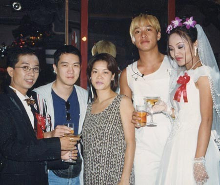 Hạnh phúc khó kiếm tìm của một nữ ca sĩ qua 2 lần đò và đông con ảnh 3 Vợ chồng Thu Phương thuở còn mặn nồng