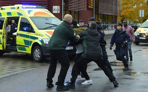 Thụy Điển: Kẻ bịt mặt đâm 2 người tử vong ở trường học - Ảnh 2