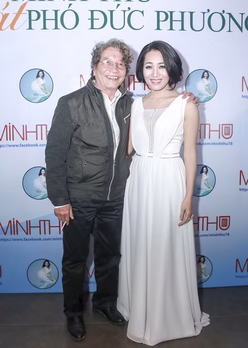 NS Pho Duc Phuong than mat ben nguoi tinh kem 30 tuoi