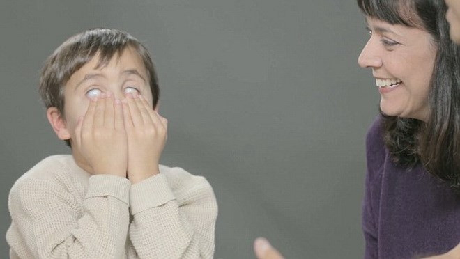 Phản ứng hài hước của trẻ khi lần đầu tiên nghe về “chuyện ấy“