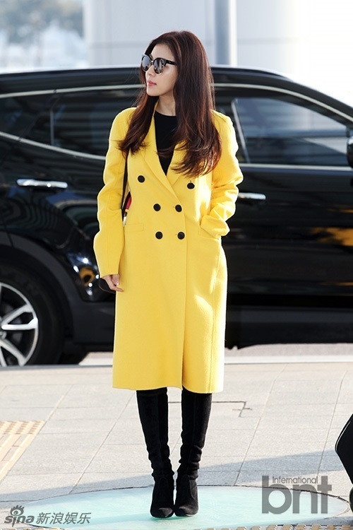 Ha Ji Won xuất hiện rực rỡ nổi bật tại sân bay 5