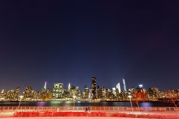 Màn cầu hôn đẹp lay động lòng người trong đêm New York rực rỡ