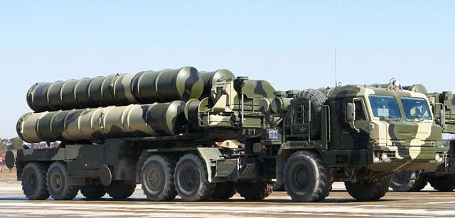 Hệ thống phòng không “rồng lửa” S-400.