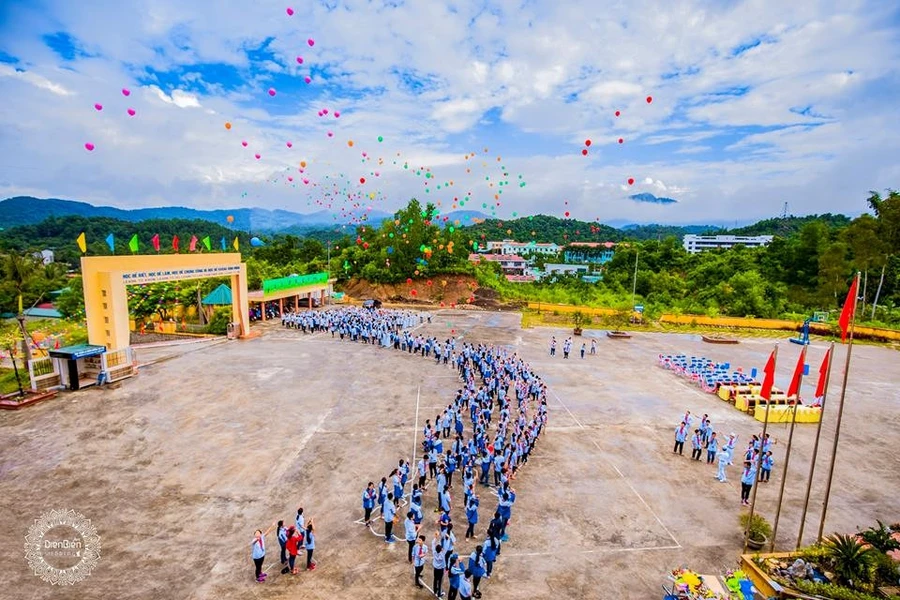 Trường học hạnh phúc - nơi thầy, cô là những "người bạn lớn" ở Điện Biên. Ảnh: NTCC.