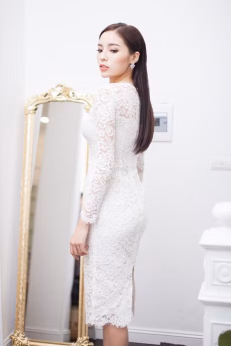 Hoa hau Ky Duyen tai xuat kieu ky sau thoi gian o an vi scandal - Anh 6