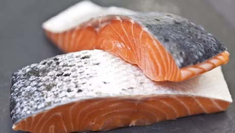 Toc moc nhanh nhu nam sau mua neu ban thuong xuyen an nhung loai thuc pham nay - Anh 4