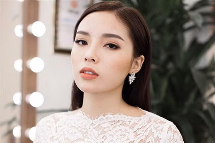 Hoa hậu Kỳ Duyên tái xuất kiêu kỳ sau thời gian ở ẩn vì scandal