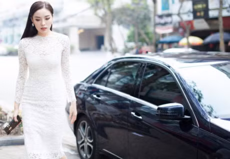 Hoa hau Ky Duyen tai xuat kieu ky sau thoi gian o an vi scandal - Anh 2