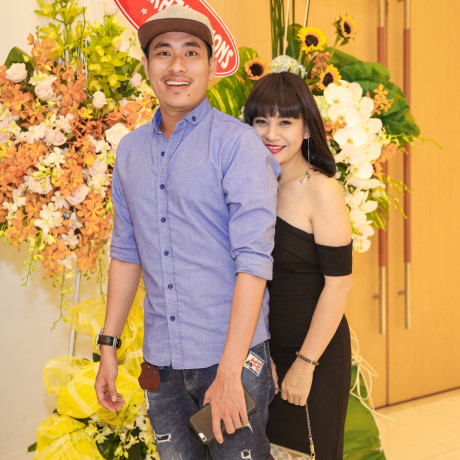 Cát Phượng và bạn trai kém 8 tuổi dự tiệc của Phan Đinh Tùng - Ảnh 2 Cat Phuong va ban trai kem 8 tuoi du tiec cua Phan Dinh Tung - Anh 2