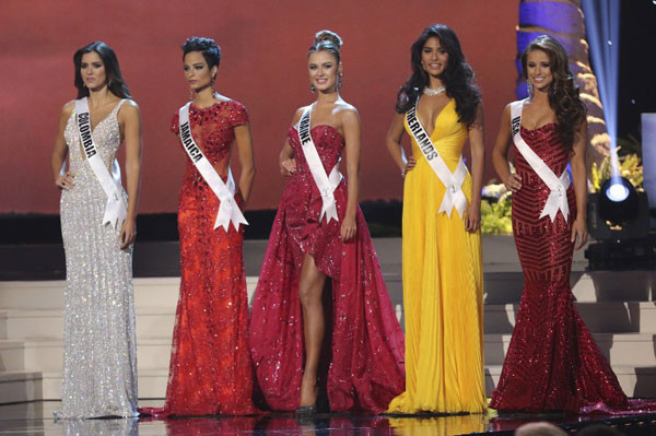Đường đến vương miện hoa hậu của người đẹp Colombia ảnh 13 5-5172-1422255666.jpg