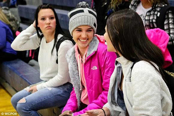 Cô gái 16 tuổi hồi phục nhanh kỳ diệu sau vụ cháy kinh hoàng