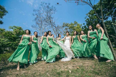Nguy hiểm như làm phù dâu ở Trung Quốc - Ảnh 2 Nguy hiem nhu lam phu dau o Trung Quoc - Anh 2