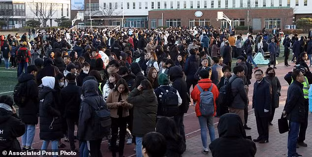 Hơn 1.500 người bị mất nhà ở sau động đất