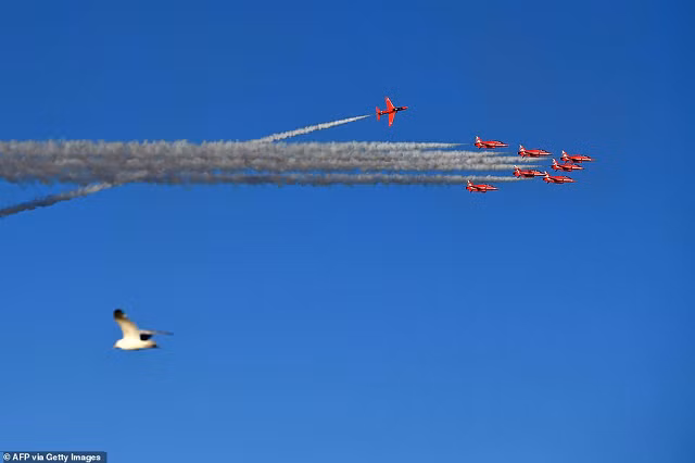 G7 lên kế hoạch đổ tiền vào các nước có nguy cơ bị hút vào tầm ảnh hưởng của Trung Quốc ảnh 4