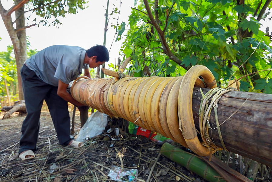 Thiếu nguồn nguyên liệu là một trong những khó khăn trong phát triển nghề mây tre đan tại bản Nà Tấu 1 (xã Nà Tấu, TP. Điện Biên Phủ). Thiếu nguồn nguyên liệu là một trong những khó khăn trong phát triển nghề mây tre đan tại bản Nà Tấu 1 (xã Nà Tấu, TP. Điện Biên Phủ).