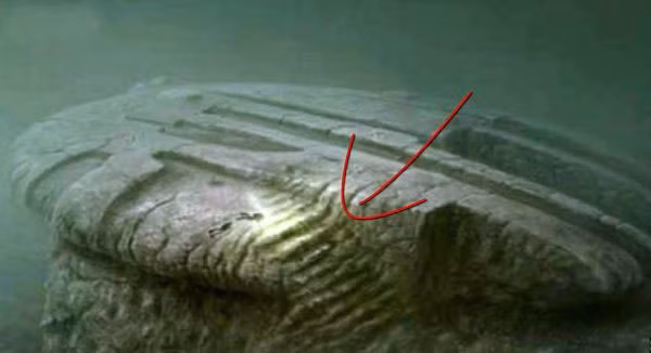 Những bậc thang bí ẩn của vật thể lạ