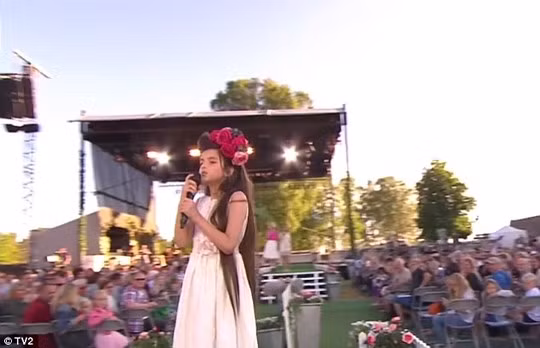 Angelina Jordan, 8 tuổi, trình diễn trước hàng ngàn khán giả