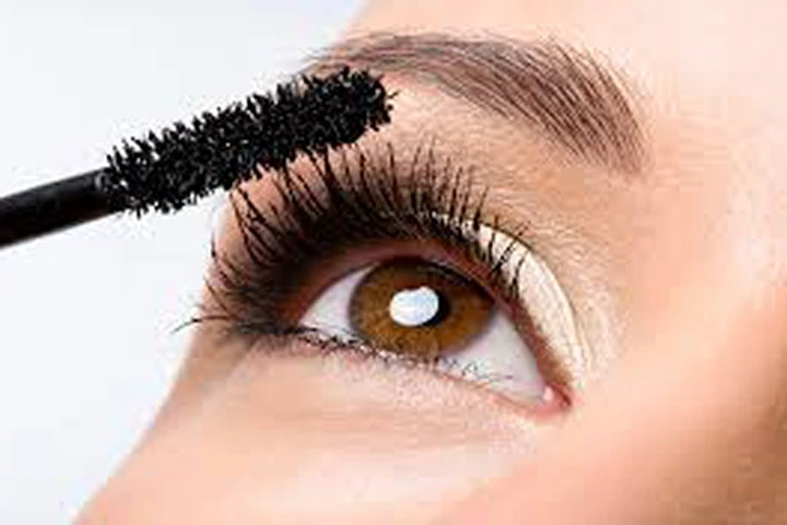 Có thể mắc bệnh ung thu, thần kinh từ mascara hàng hiệu