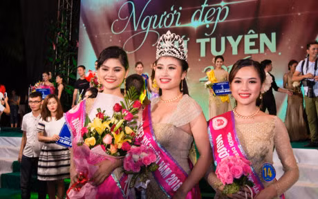 Ly Thi Hieu Thuc dang quang Nguoi dep Xu Tuyen 2016 - Anh 7
