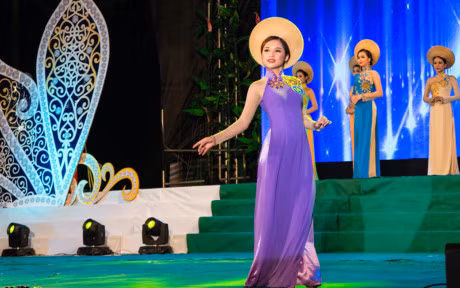 Ly Thi Hieu Thuc dang quang Nguoi dep Xu Tuyen 2016 - Anh 3