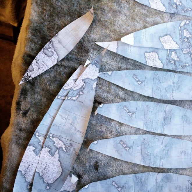 Nhóm bạn trẻ làm địa cầu bằng tay duy nhất trên thế giới 