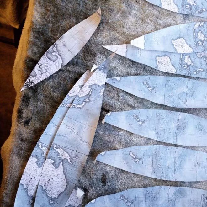 Nhóm bạn trẻ làm địa cầu bằng tay duy nhất trên thế giới 