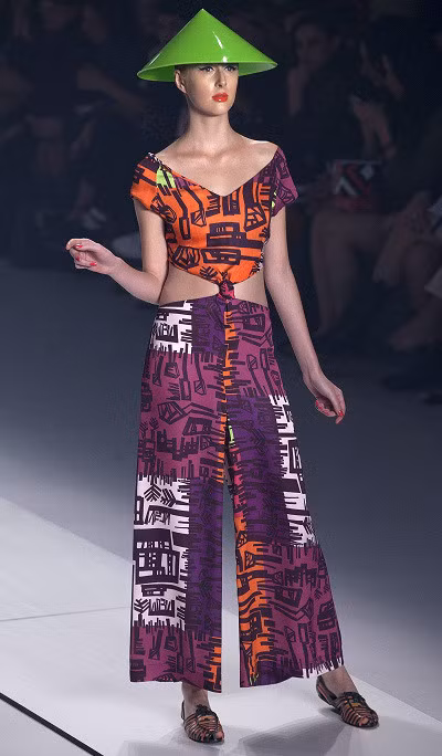 Non quai thao, man Viet xuat hien tren san dien thoi trang quoc te - Anh 16