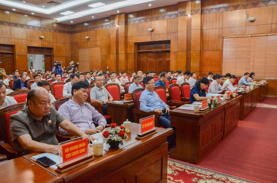 Doanh nghiệp, nhà đầu tư tham dự buổi gặp mặt.