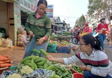 Những ngày này giá khổ qua tại các chợ ở Cần Thơ tăng cao
