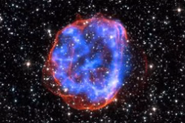 Hố đen “ăn thịt” tạo ra siêu tân tinh sáng hơn Mặt trời 570 tỷ lần?