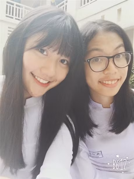 Em gai Tran Thanh co ve dep 