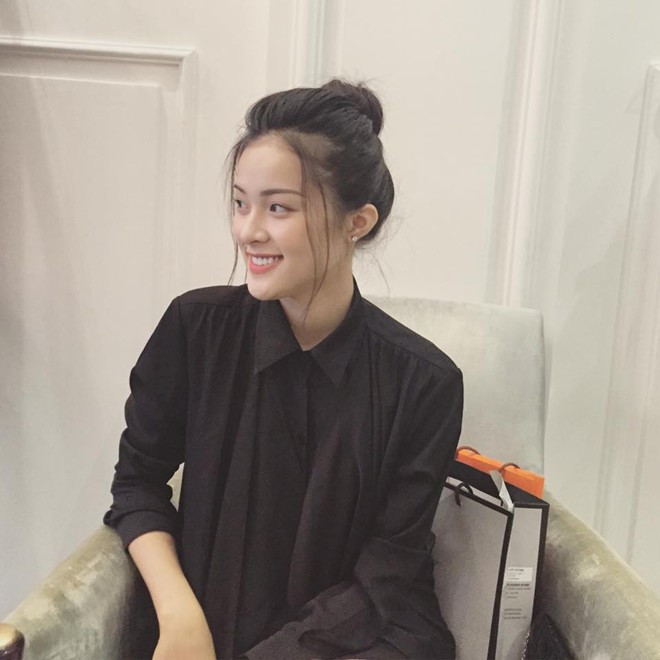 Bạn gái tin đồn Cường Đô La mặc sơ mi cũng đẹp