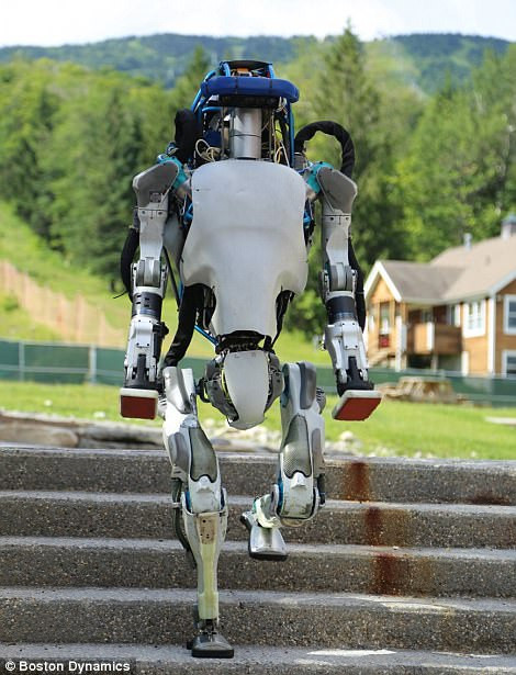 Nó có thể đi lại trên địa hình không bằng phẳng Nó có thể đi lại trên địa hình không bằng phẳng