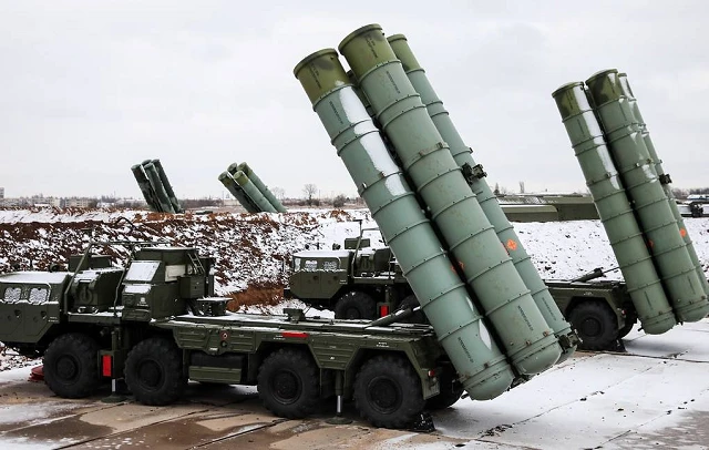 Hệ thống phòng thủ tên lửa S-400 của Nga.