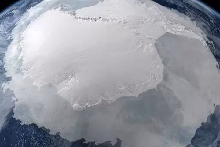 Có bí mật khủng khiếp đang ẩn dưới lớp băng dày ở Nam Cực?