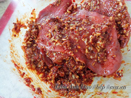 Tự làm bò khô tại nhà tuyệt ngon nhâm nhi ngày Tết - Ảnh 4 Tu lam bo kho tai nha tuyet ngon nham nhi ngay Tet - Anh 4