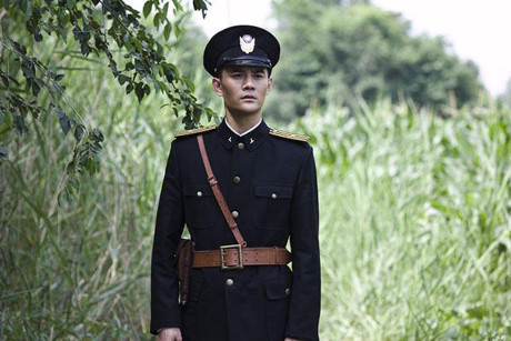 Gục ngã trước dàn quân nhân thu hút mọi ánh nhìn của màn ảnh Hoa ngữ - Ảnh 24 Guc nga truoc dan quan nhan thu hut moi anh nhin cua man anh Hoa ngu - Anh 24