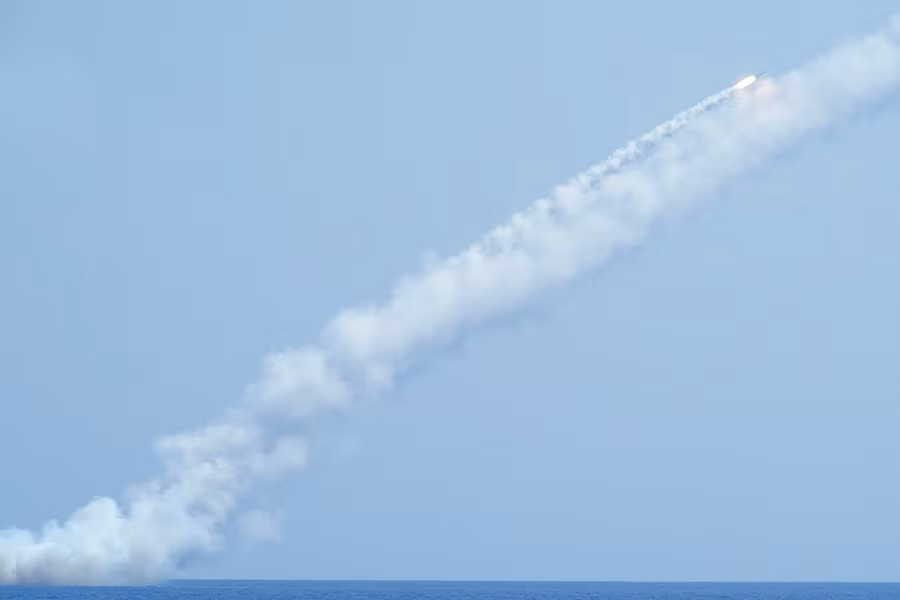 Hình ảnh Nga bắn tên lửa hành trình từ Địa Trung Hải