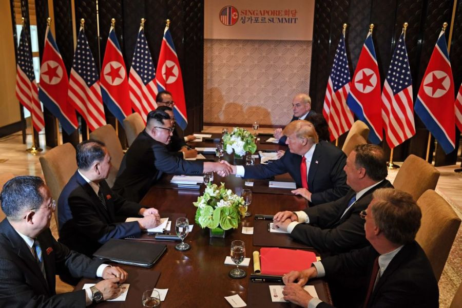 Một số cố vấn Triều Tiên cùng ông Kim họp mặt với Tổng thống Trump và các quan chức Mỹ Một số cố vấn Triều Tiên cùng ông Kim họp mặt với Tổng thống Trump và các quan chức Mỹ