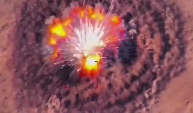 Hình ảnh hệ thống Buk bị tên lửa Iskander bắn trúng.