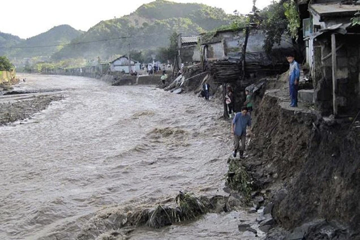 Lo dân đào tẩu mùa lũ, Triều Tiên điều mật vụ đến biên giới