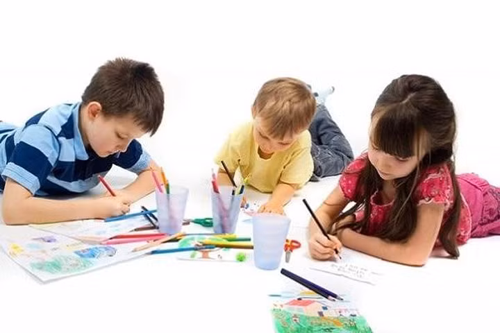 Trẻ học vẽ mang lại những lợi ích tuyệt vời