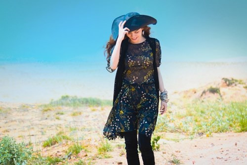 Hà Hồ hóa mỹ nhân digan trên đồi cát Phan Thiết - ảnh 6